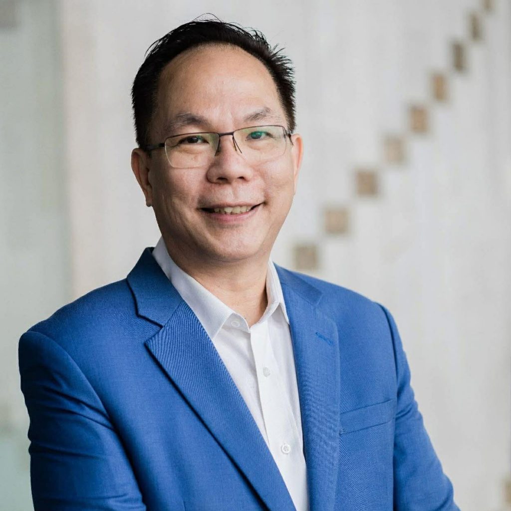 Keynote: Jonathan Low, CSP, ICF MCC – “Reimagine Leadership for Breakthrough Success in a Dynamic Pet Travel Industry”